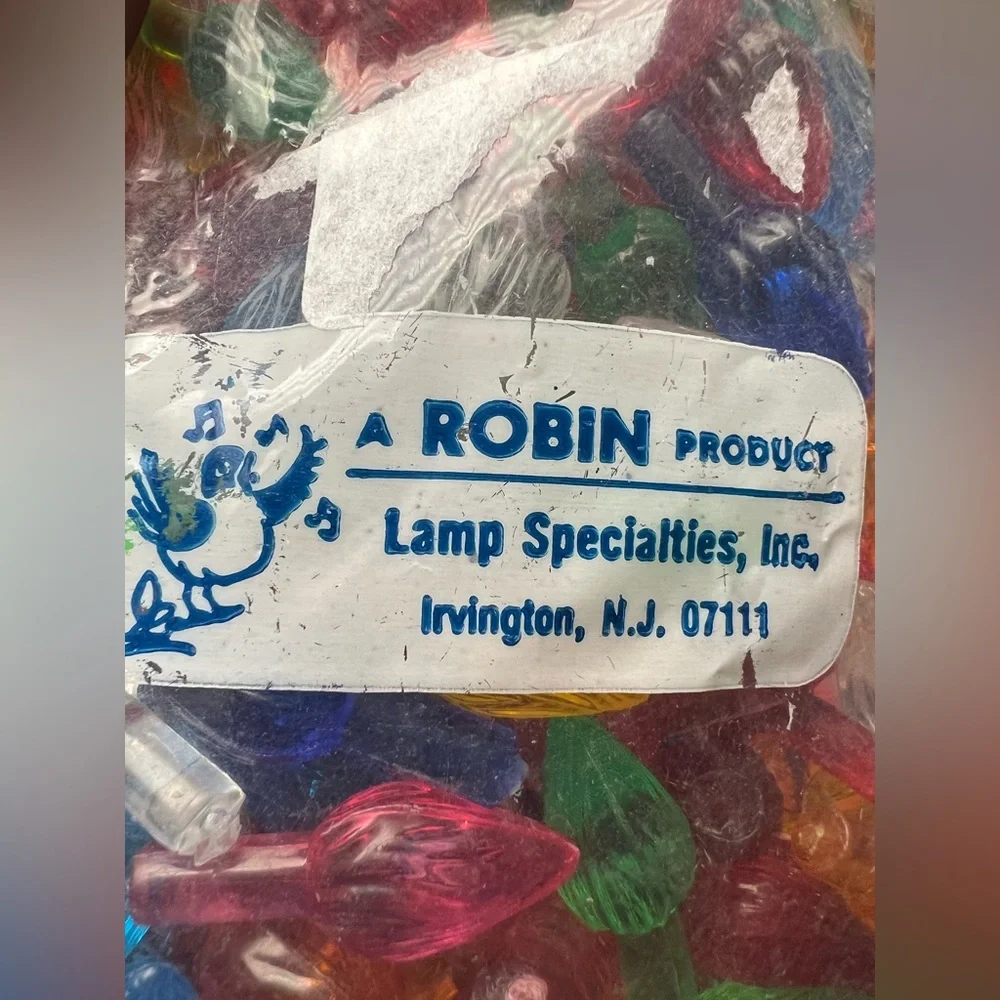 A Robin Product- Ceramic Christmas‎ Tree Replacement Plastic pieces- Multicolor